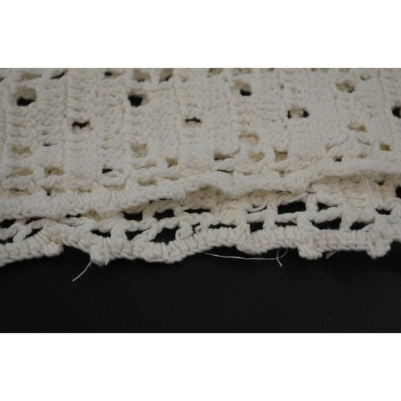 Hand Crocheted Doilies Napkins Pillow Case Lot of 4 Off White Vtg Square Linens - Picture 8 of 9